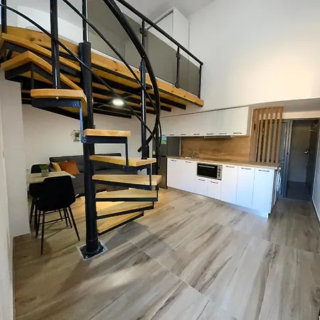 D&e Apartment *